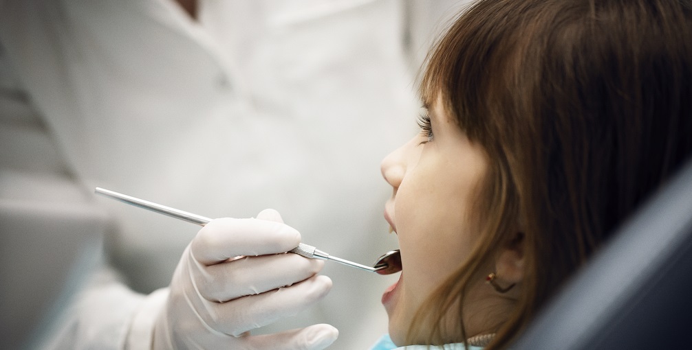 Çocuğunuzu diş hekimine gitmeye nasıl hazırlamalısınız?